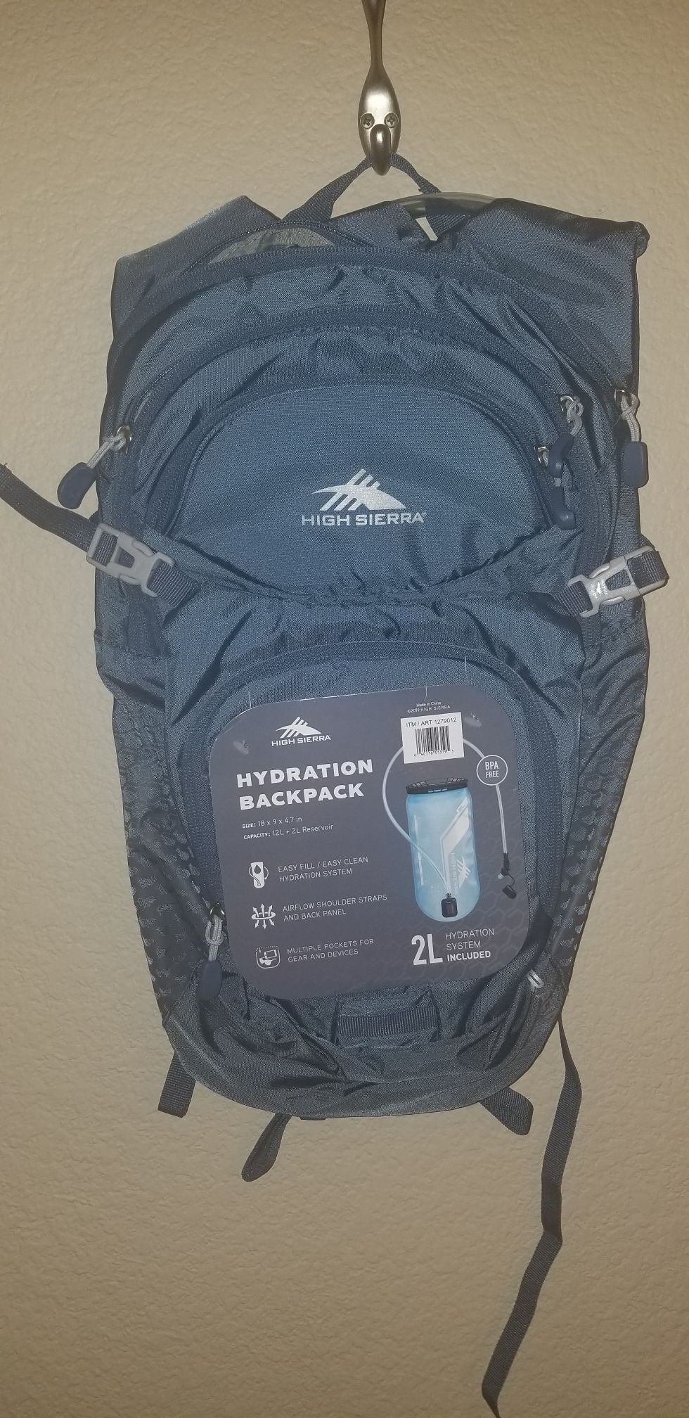 High Sierra hydration backpack with 2L water sack