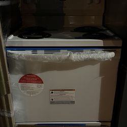 New Frigidaire Electric Stove 