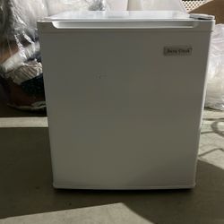 Attic Fresh Mini Fridge 25- 