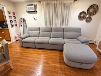 LIKE NEW Large raymour & flanigan Electric Reclining Sectional Couch – $1,500