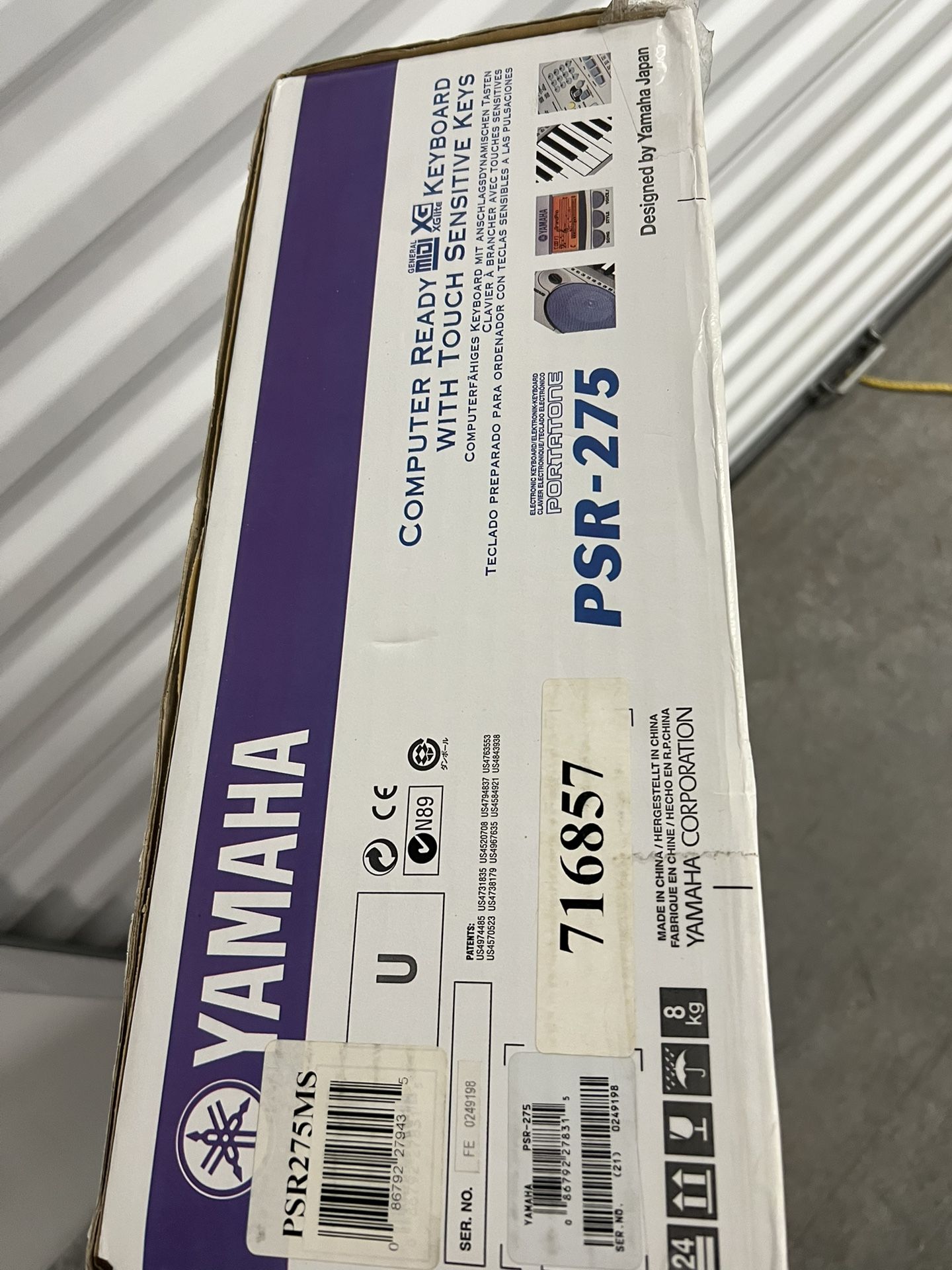 Yamaha Portatone PSR-275 Electronic Keyboard with Built-In Speaker and 61 Keys with stand - brand new