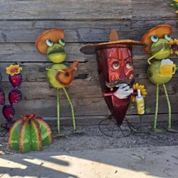 Metal Yard Art, Wind Spinners & POTTERY 🌵 🪷