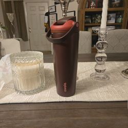 New Owala Water Bottle Large Only a minor scratch on top does in effect product