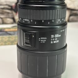 Sigma 70-300mm F4-5.6 DL Macro Super Telephoto Zoom Lens Used