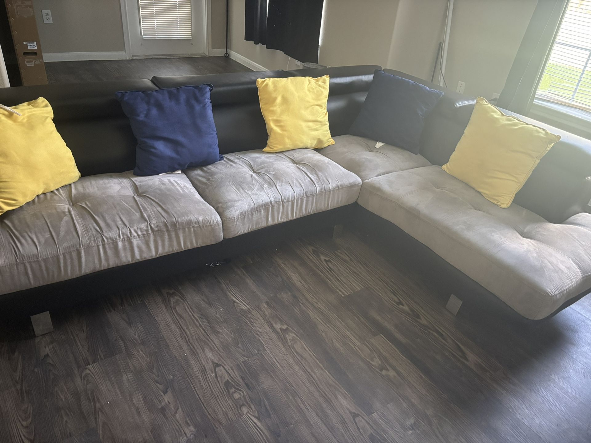 Sectional Couch W/ Pillows