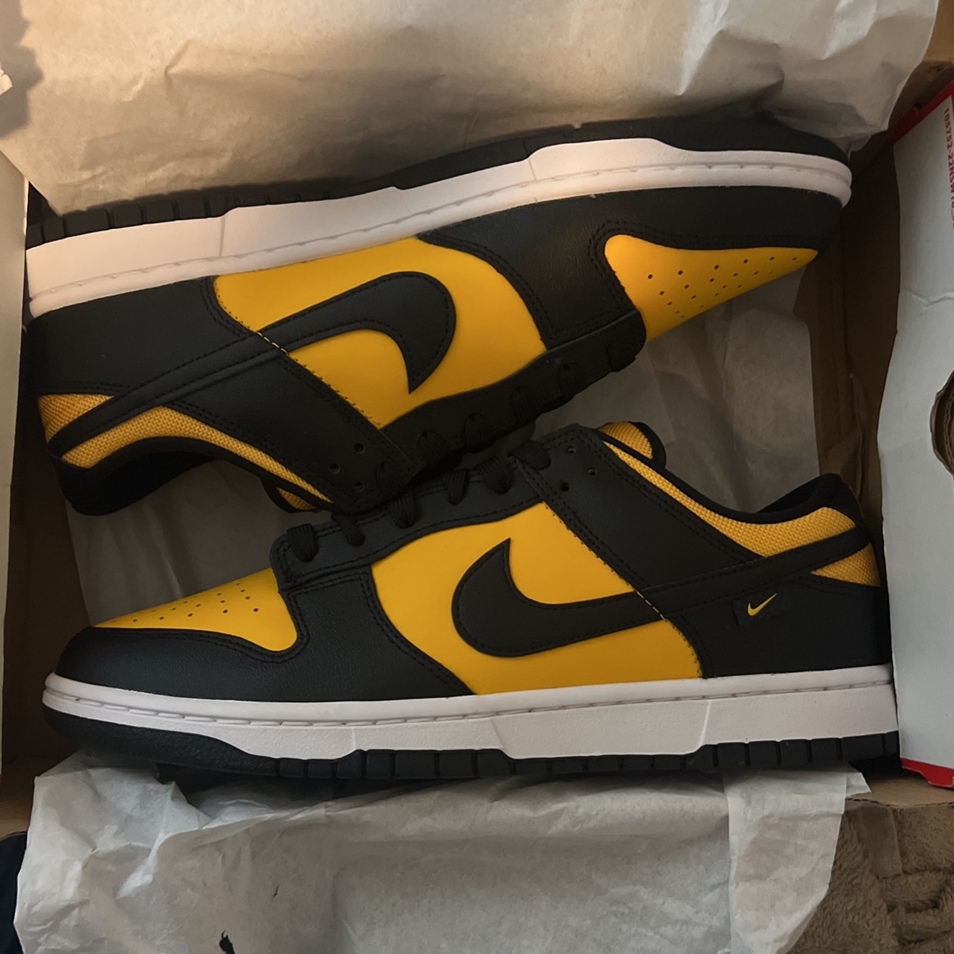 Nike Dunk Low 10.5 Price $110