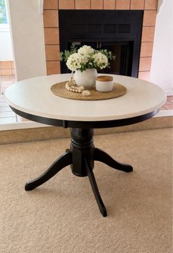 Round Pedestal table