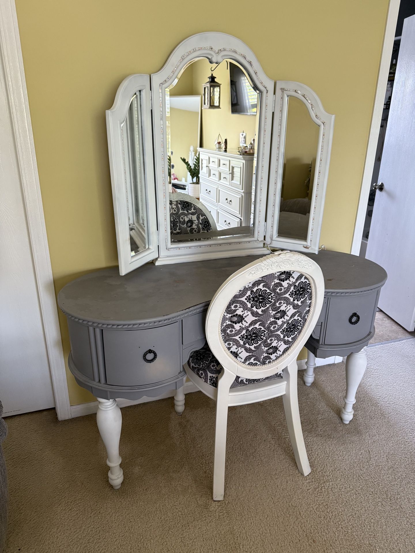 Makeup Vanity
