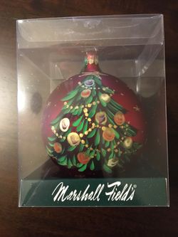 Marshall Fields 2005 Collectible Glass Ornament
