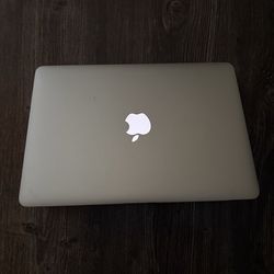2015 Macbook Air 121 GB Intel i5