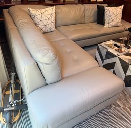 Chateaux d’Ax Lorenzo two-piece leather sectional