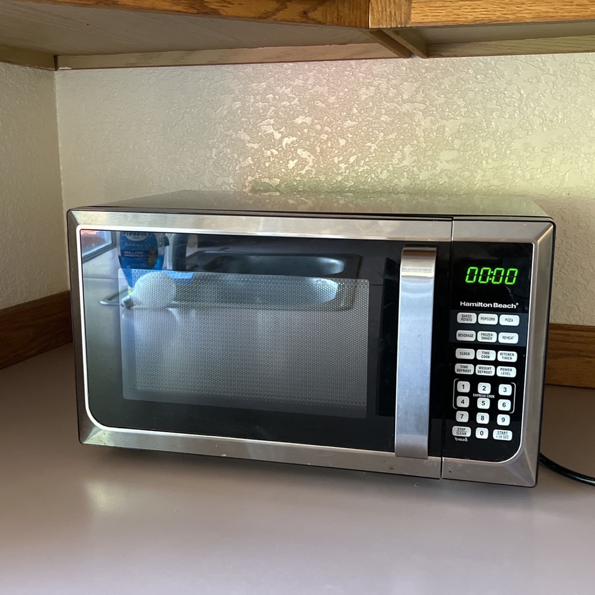 Hamilton Beach Microwave for Sale in Hillsboro, OR - OfferUp