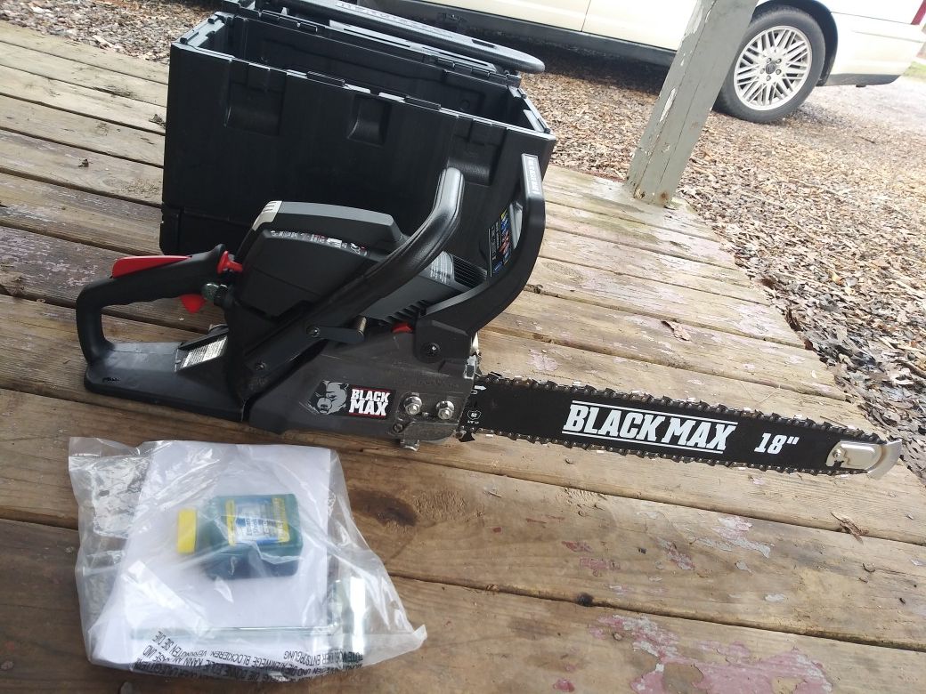 Brand new 18 inch black max chainsaw brand new