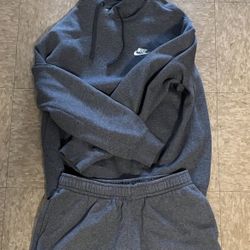 Dark Heather Nike Fleece 