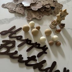 Birthday party teddy bear decor