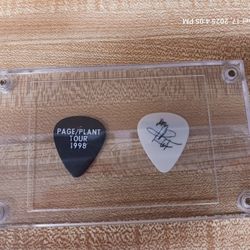 PAGE /PLANT TOUR 1998 GUITAR PICKS