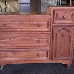 Dresser With Changing Table