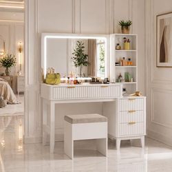 White Fluted Vanity Desk with Mirror and Lights, Luxury Makeup Table with Glass top