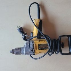 DEWALT CONCRETE MUD MIXER 