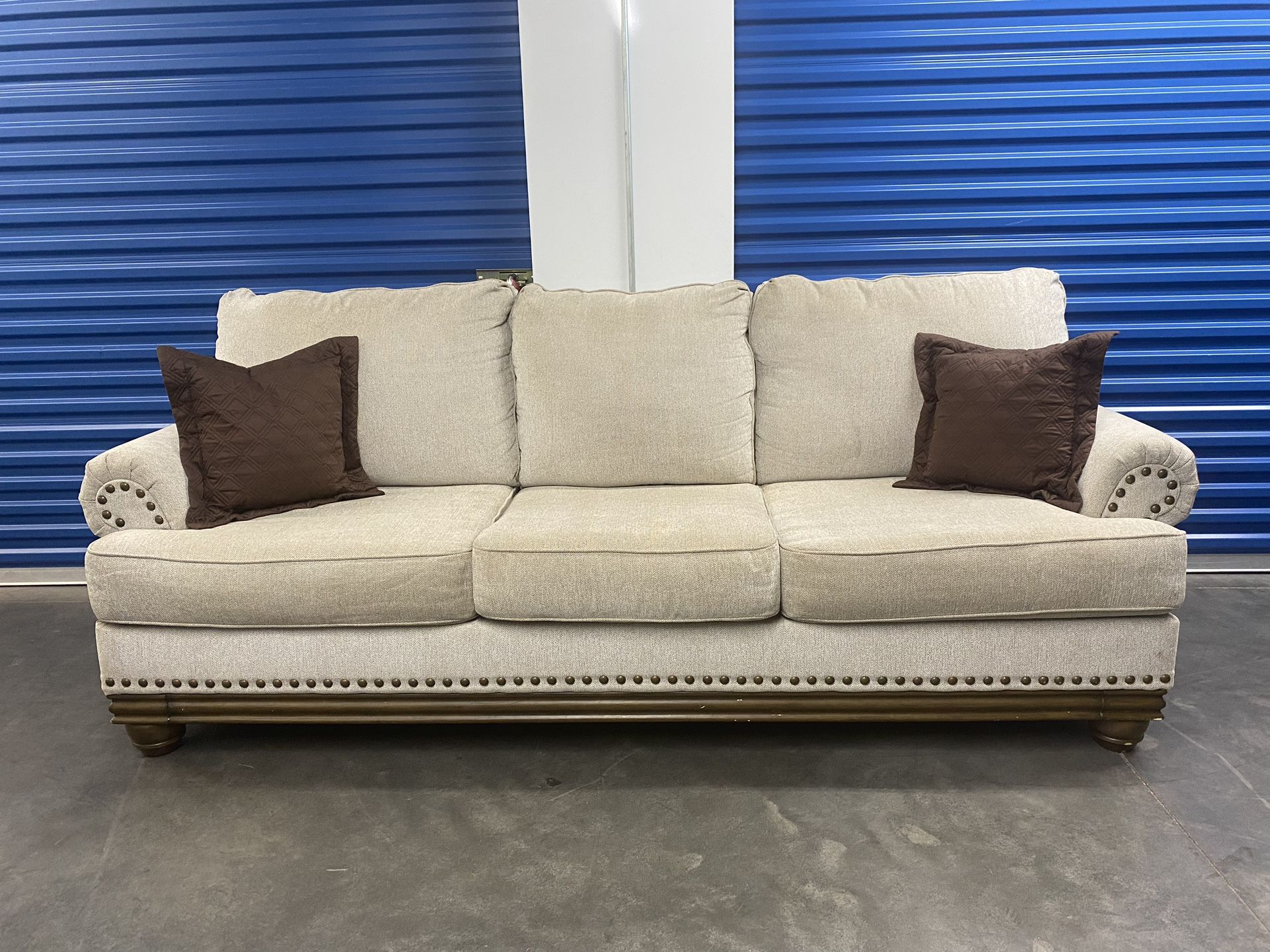 Comfortable Nailtrim Couch (free delivery)