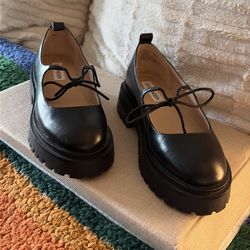 Steve Madden - Size 7.5
