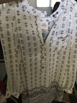 Two Knox Rose XS Blouse
