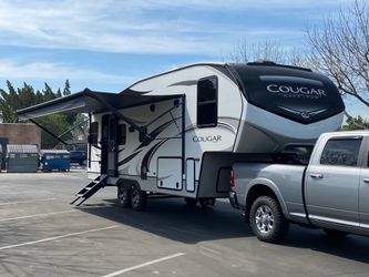 2021  Keystone Cougar Half-Ton Travel Trailer.