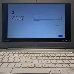 HP Laptop 2017 – Great Condition – Silver + White Keyboard