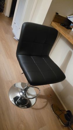 2 Bar Chairs