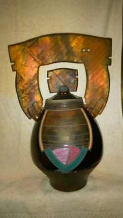 Gerald Wansoo Hong vase.like new!