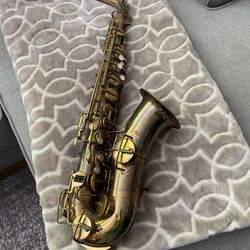 Vintage " American Artist " Martin Stencil Saxophone 