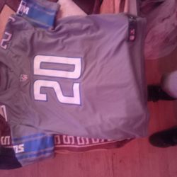 XL NFL lion's Sanders Jeezy