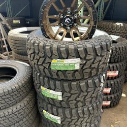 18” WHEEL AND TIRES MUD TERRAIN BRAND NEW