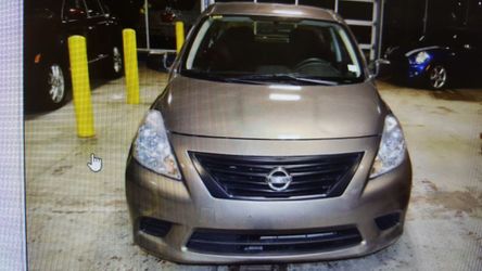 2014 Nissan Versa 1.6 SV 4dr Sedan