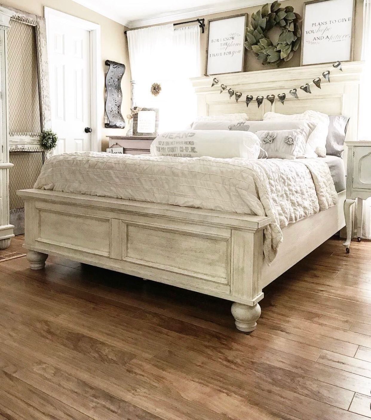 Marsilona Ashley Furniture Bed and Dresser for Sale in Salisbury, NC