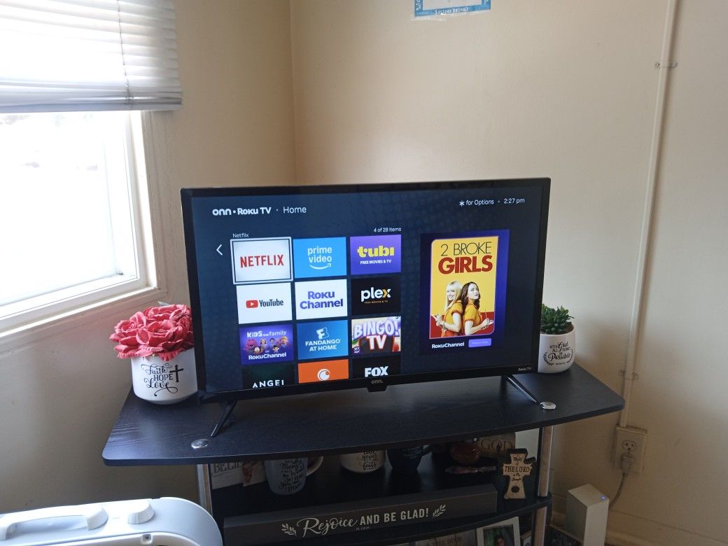 32" Inch Onn TV Roku TV You Tube Hulu And More 2025 Tv
