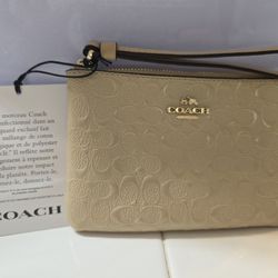 Coach Small Clutch 