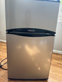 Frigidaire 3.1 Cubic Foot Compact