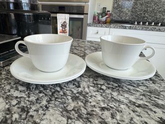 Set of 2 Corelle Livingware white cups with 4 matching saucers by Corning