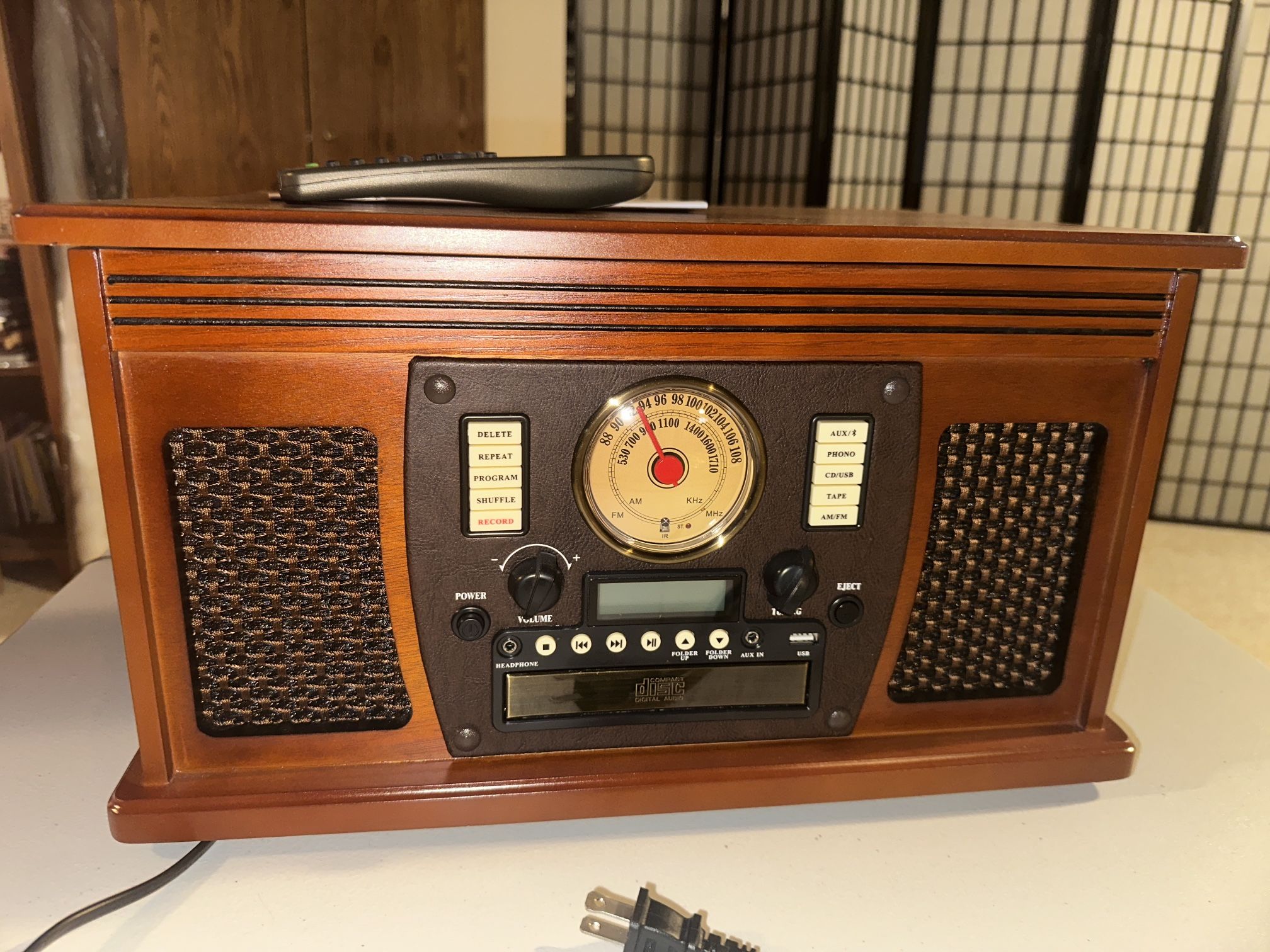 Victoria Record Player 