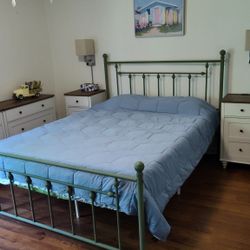 Bedroom Queen Metal Bed Frame & New Mattress