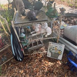 Assorted garden decor/statues