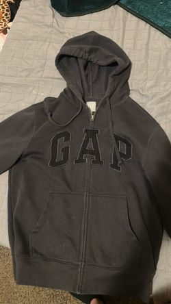 Gap sweater