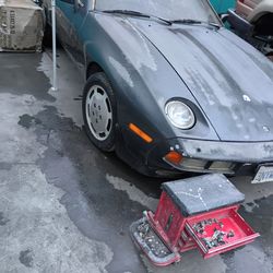 1982 Porsche 928 parting out