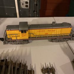 Union Pacific Train With Track And Controller 