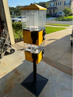 U-Turn 8 Head Carousel Candy Vending Machine