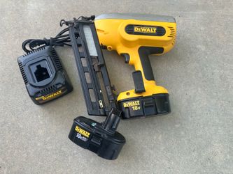 DeWalt 18V 16-Gauge Finish Nailer