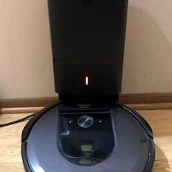 Roomba i7 robotic vacuum with charging base