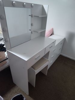 65" W Makeup Vanity Set with Mirror and 3-Color Lights, Large Vanity Table with 8 Drawers with Stool