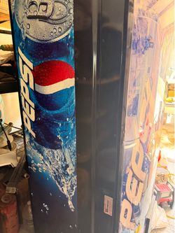 Vintage Pepsi Dixie-Narco Soda Vending Machine – Coin & Bill Acceptor